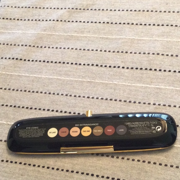 MARC JACOBS Eye-conic Multi finish eyeshadow palette in 860 EXTRAVAGANCE! - Picture 3 of 5
